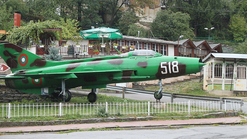 Illustration for article titled Fighter Planes That Became Battle-Scarred War Monuments